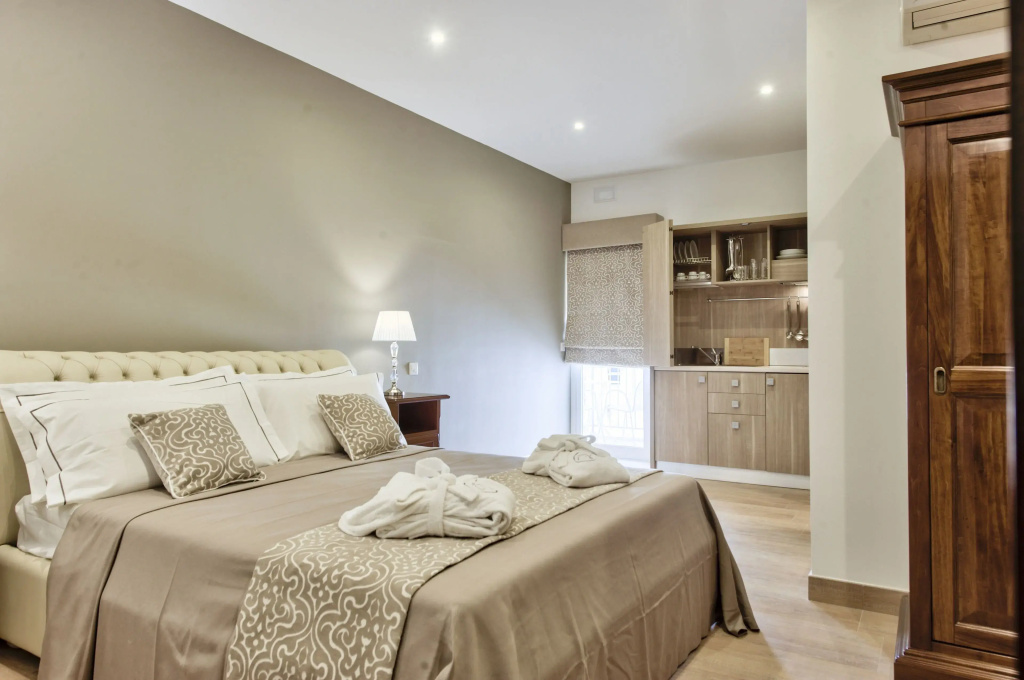 Comfort Double Suite with balcony (full double bed)