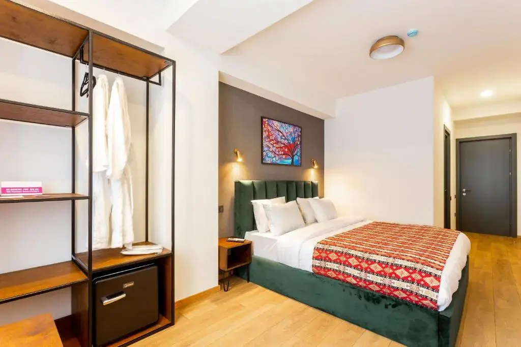 Double room (full double bed)