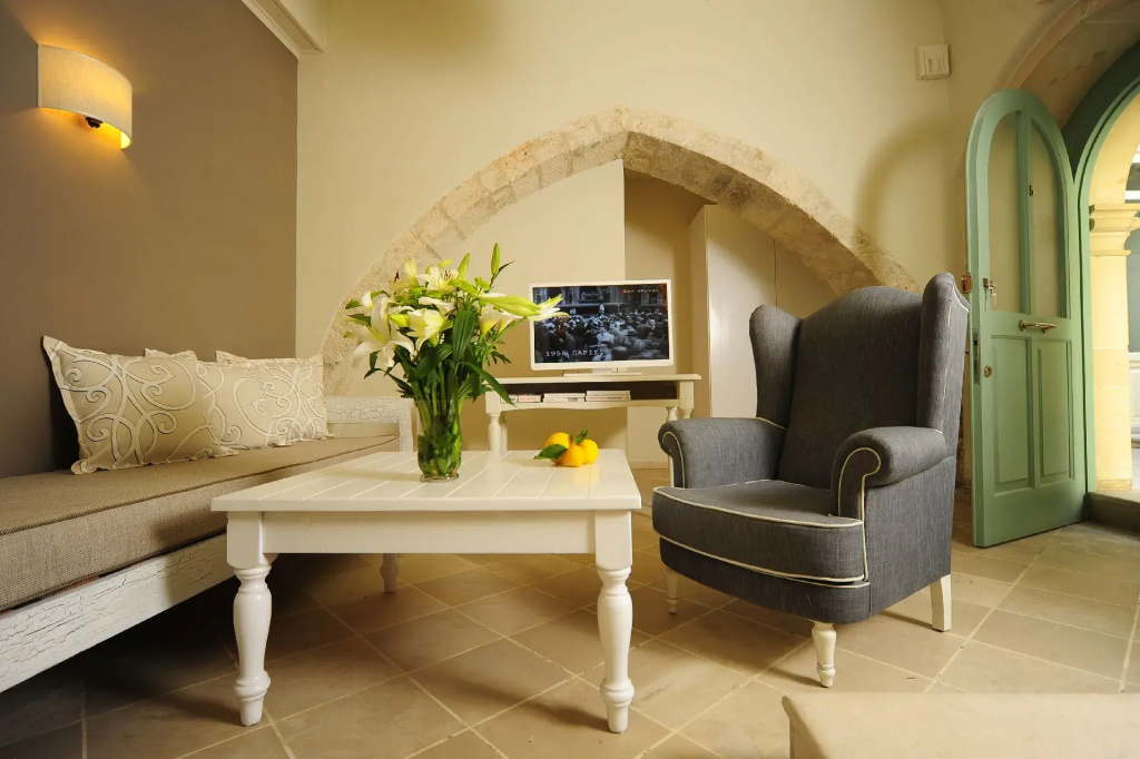 Double Junior Suite (full double bed)