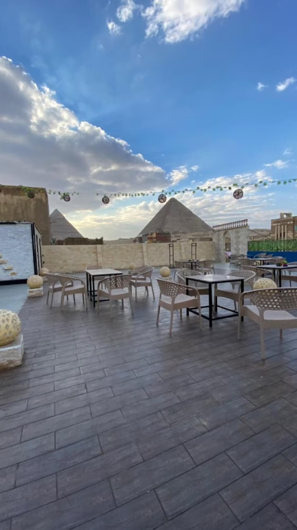 Pyramids Height Inn