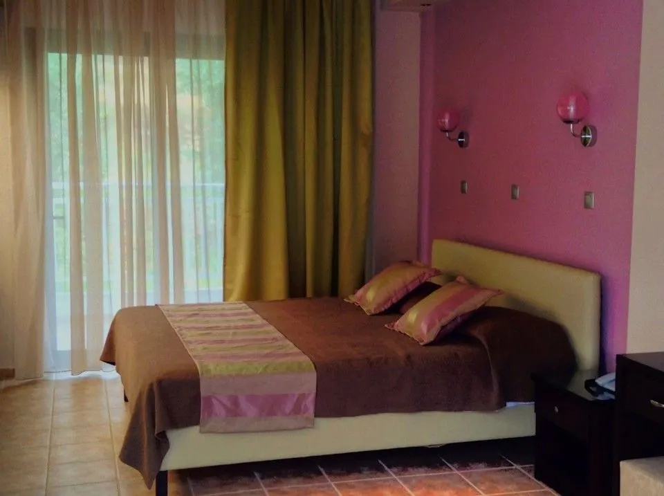 1 Bedroom Double Apartment (full double bed)