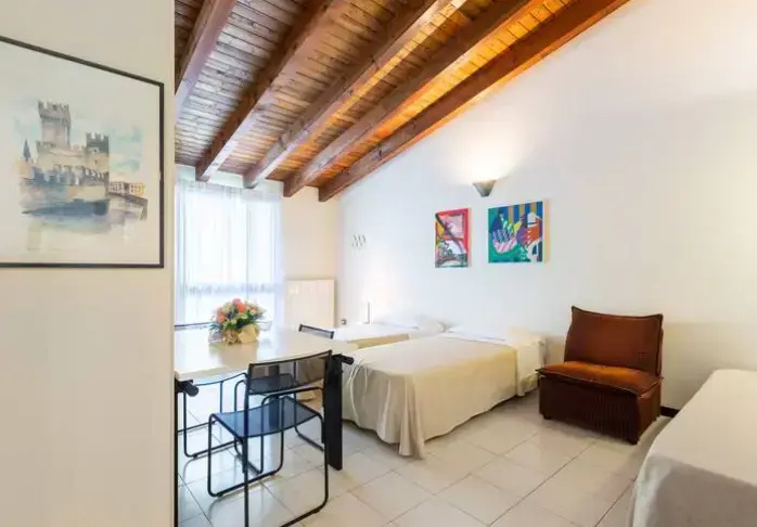 Double Studio (full double bed)