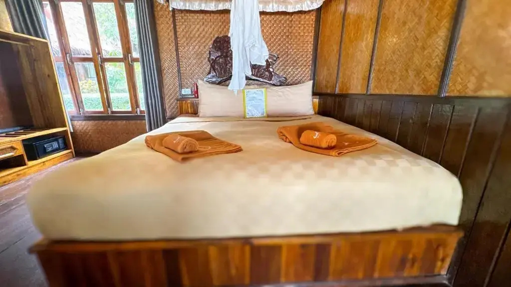 Double Bungalow beachfront (full double bed)