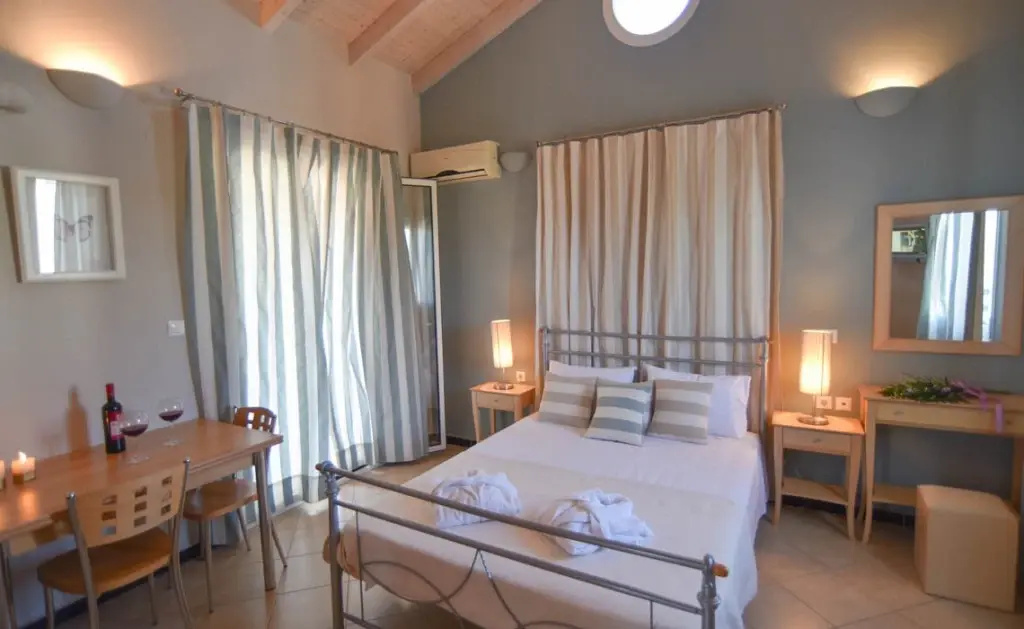 Double Studio (full double bed)