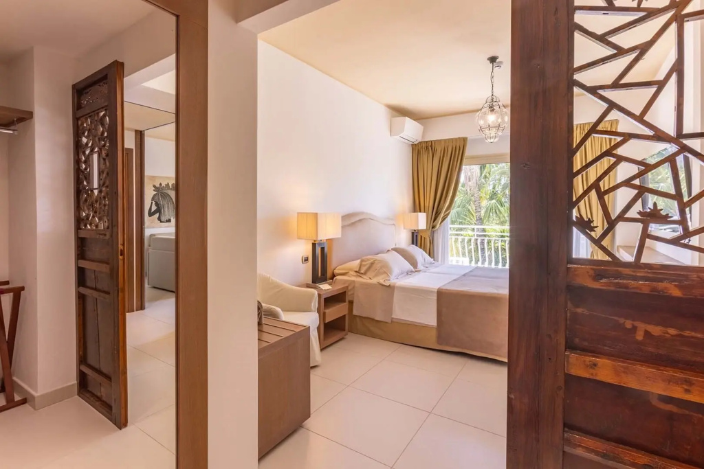 Double Suite with sea view (full double bed)
