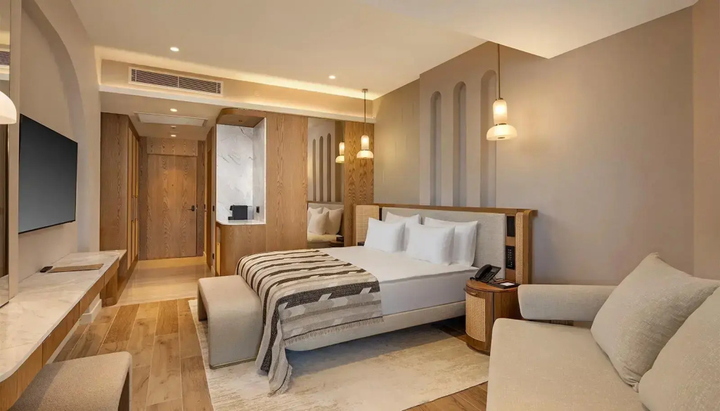Deluxe Pool Access Double room (full double bed)