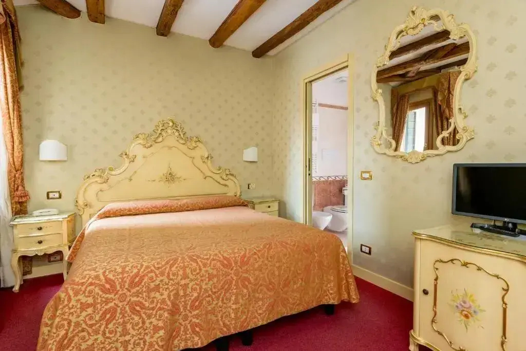 Classic Double room with view (full double bed)