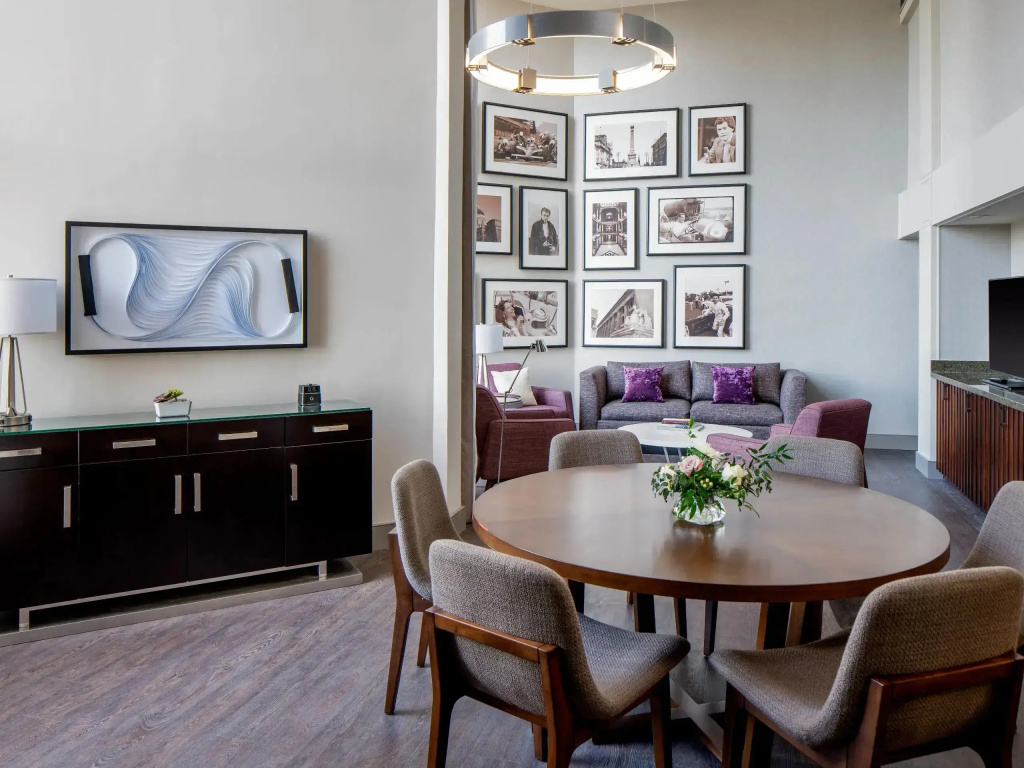 Governor Suite