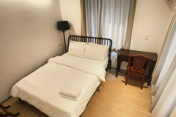 Double room (full double bed)