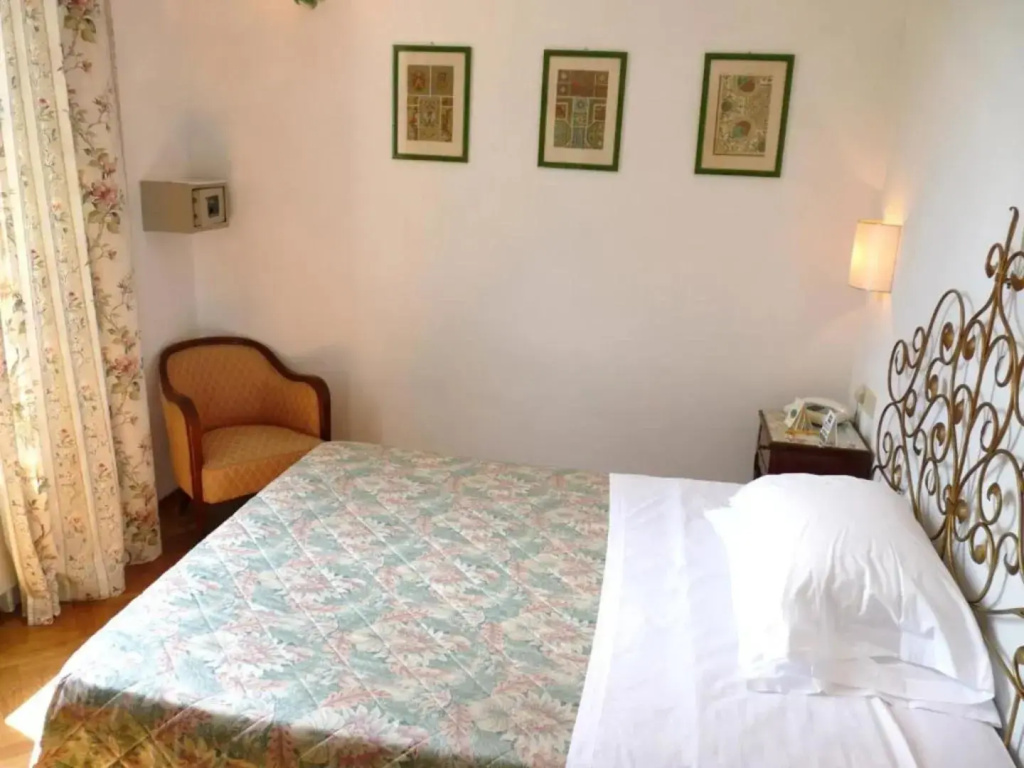 Single room with garden view