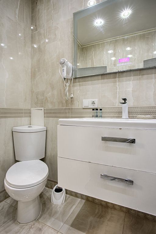 Двухместный номер 24D Deluxe Мансарда с балконом и с видом на море двуспальная кровать в Exclusive Hotel&Apartments