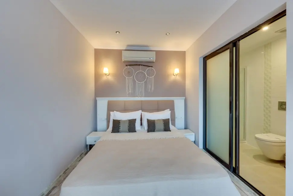 Deluxe Double room with garden view (full double bed)