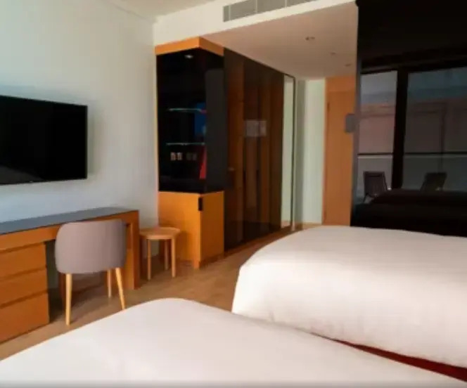 Двухместный номер Premium Raining Street View 2 отдельные кровати в Voco Monaco Dubai