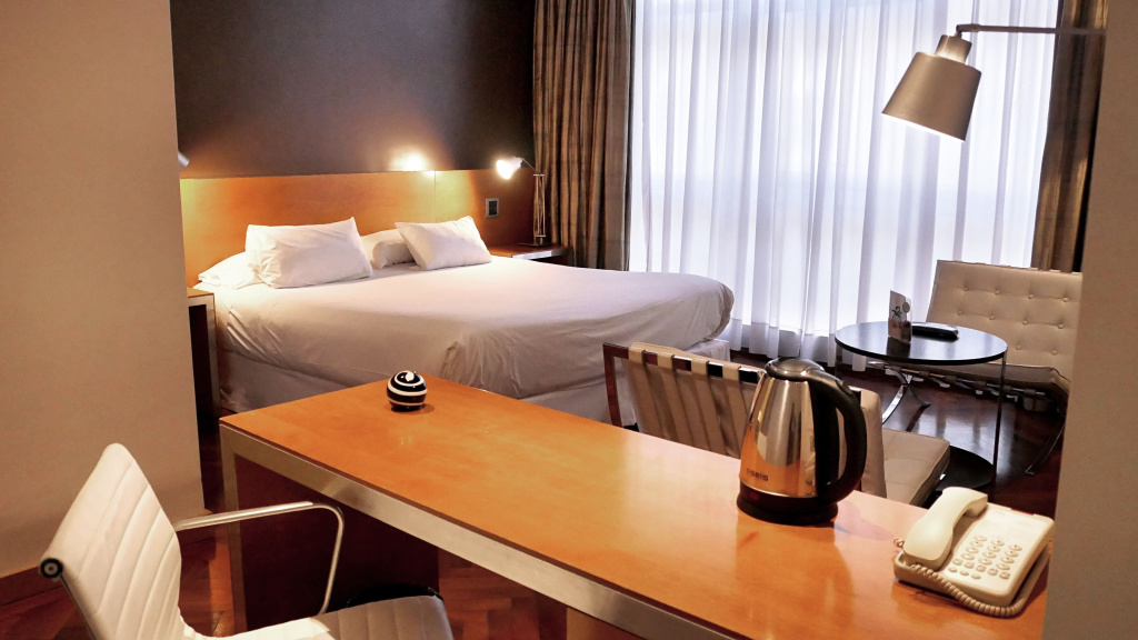 Continental Double Suite (full double bed)