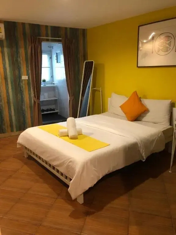 Deluxe Double room (full double bed)