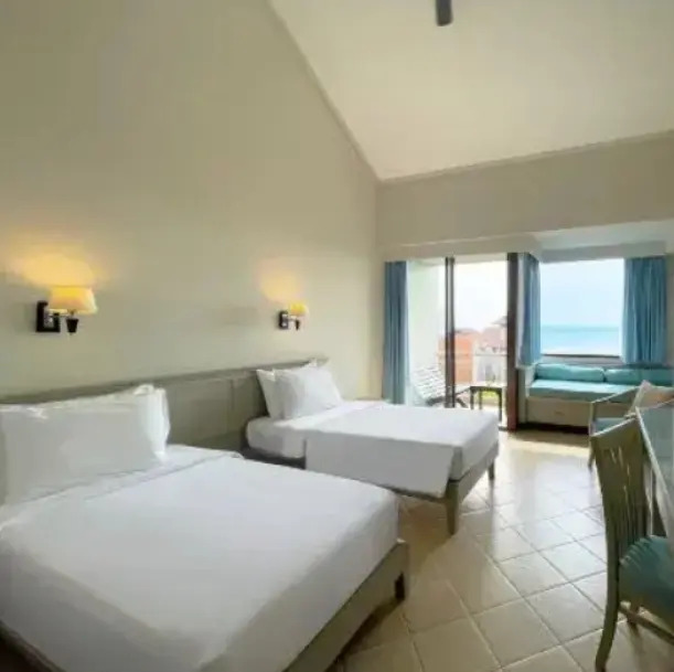 Двухместный номер Superior с видом на сад двуспальная кровать в Pinnacle Grand Jomtien Resort and Beach Club