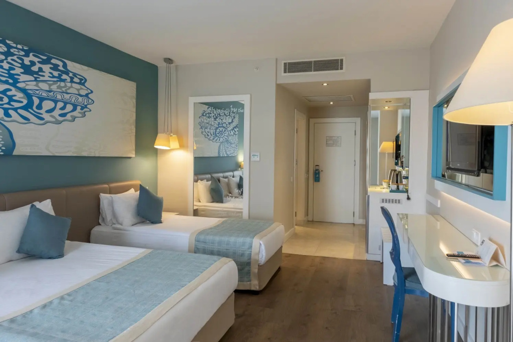 Standard Triple room
