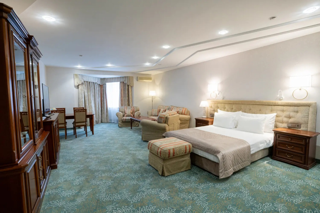 Park Hotel Berezka Room Type - Deluxe Premium New Double room full double bed