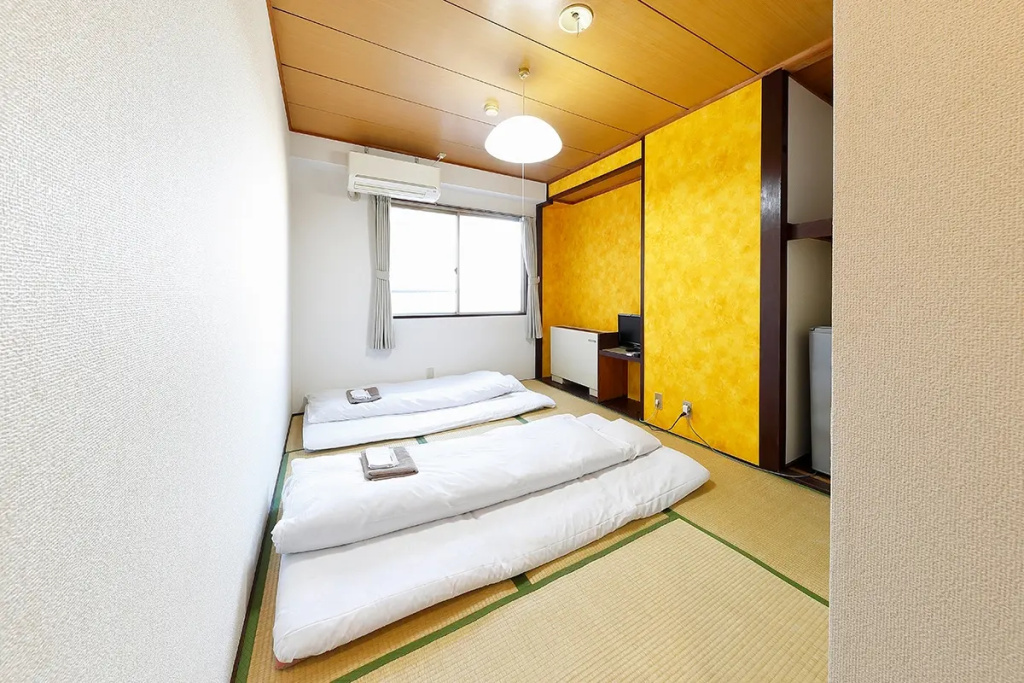 Japanese Style (futon beds) Double room (twin beds)
