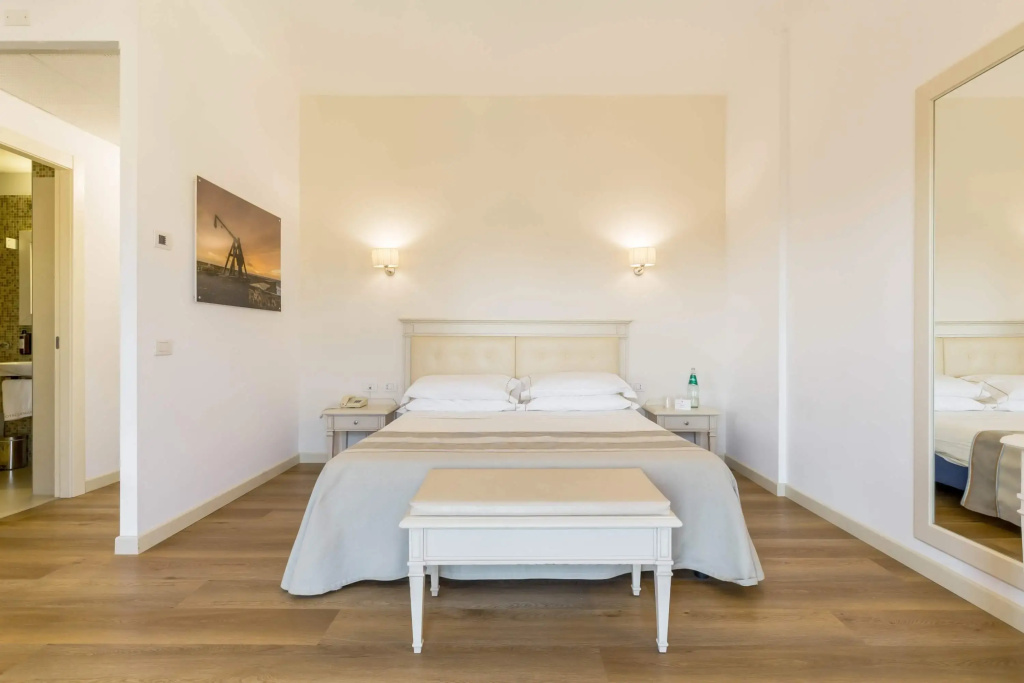 Double room with balcony (full double bed)