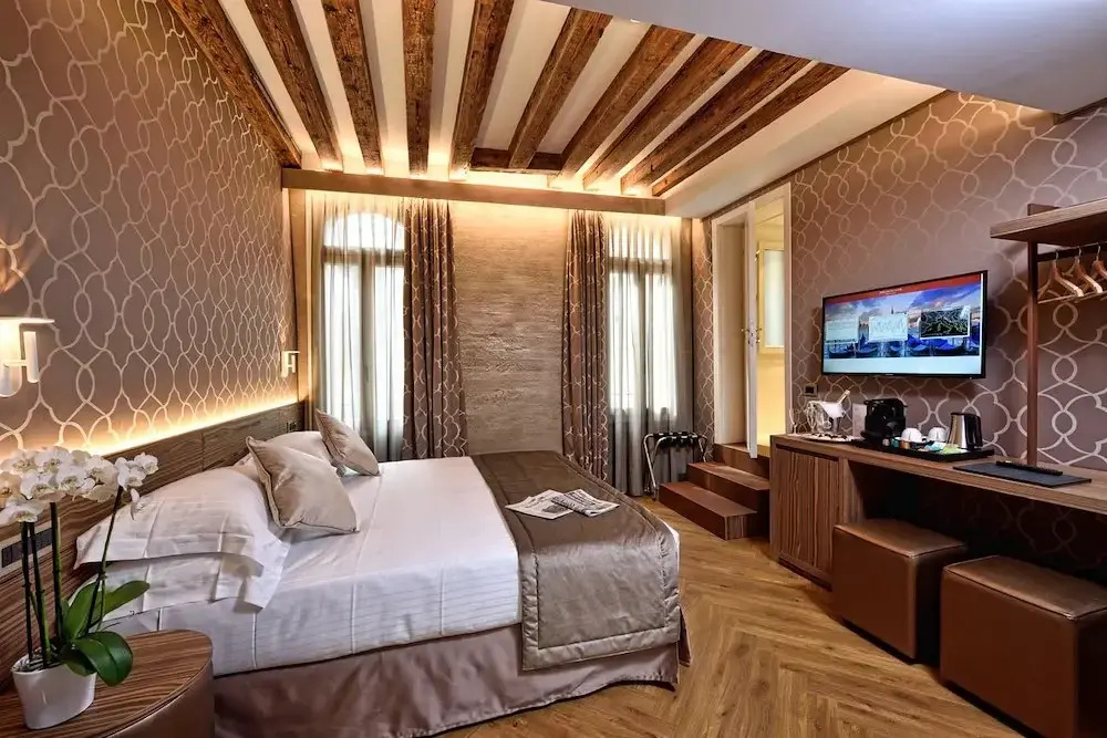 Superior Double room (full double bed)
