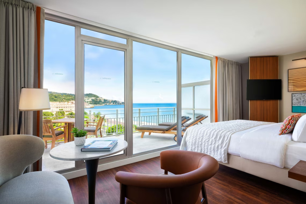 Premium Executive Double room with partial garden and sea view (full double bed)