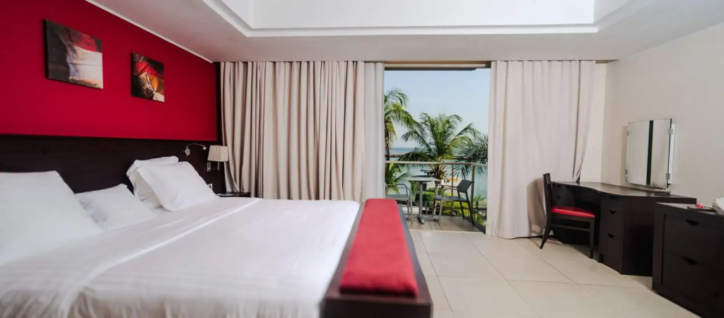 Business Double Suite with sea view (full double bed)
