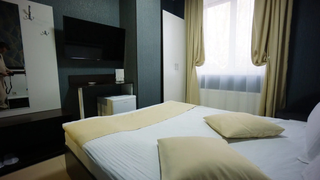 Standard 207 Double room (full double bed)