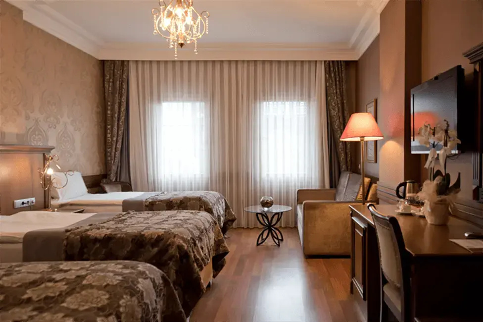 Superior Family Triple room with city view