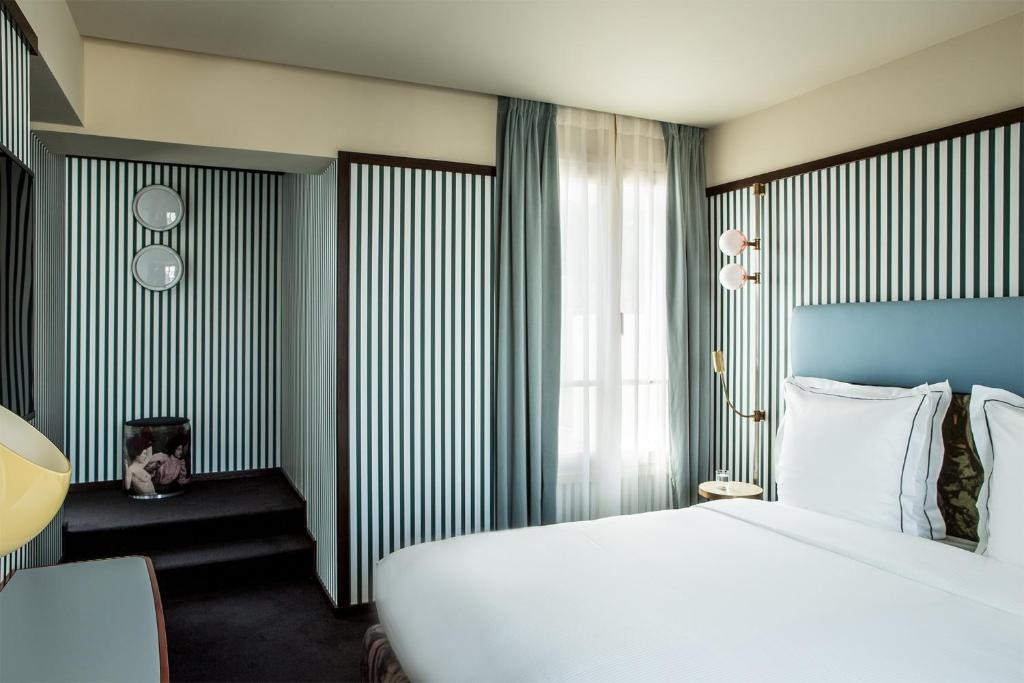 Hôtel du Rond-Point des Champs-Élysées 50