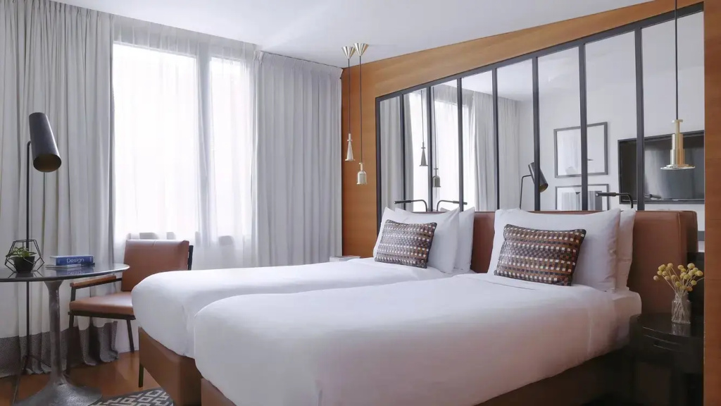Paris Style Double room (twin beds)