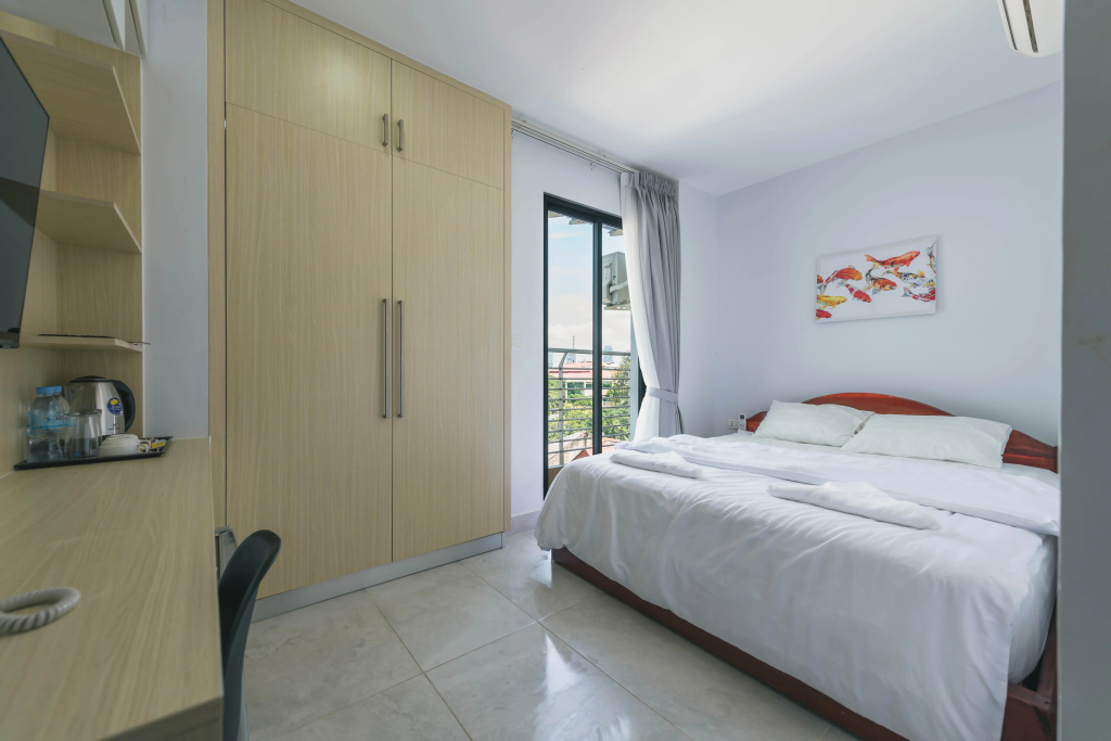 Standard Double room with balcony (full double bed)