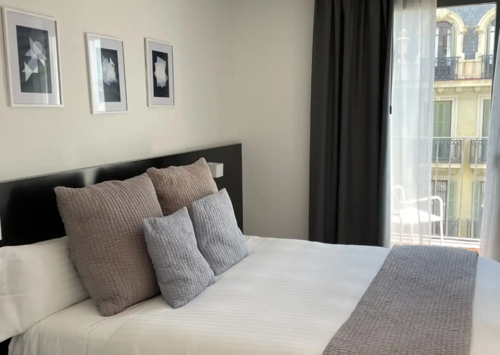 1 Bedroom Apartment