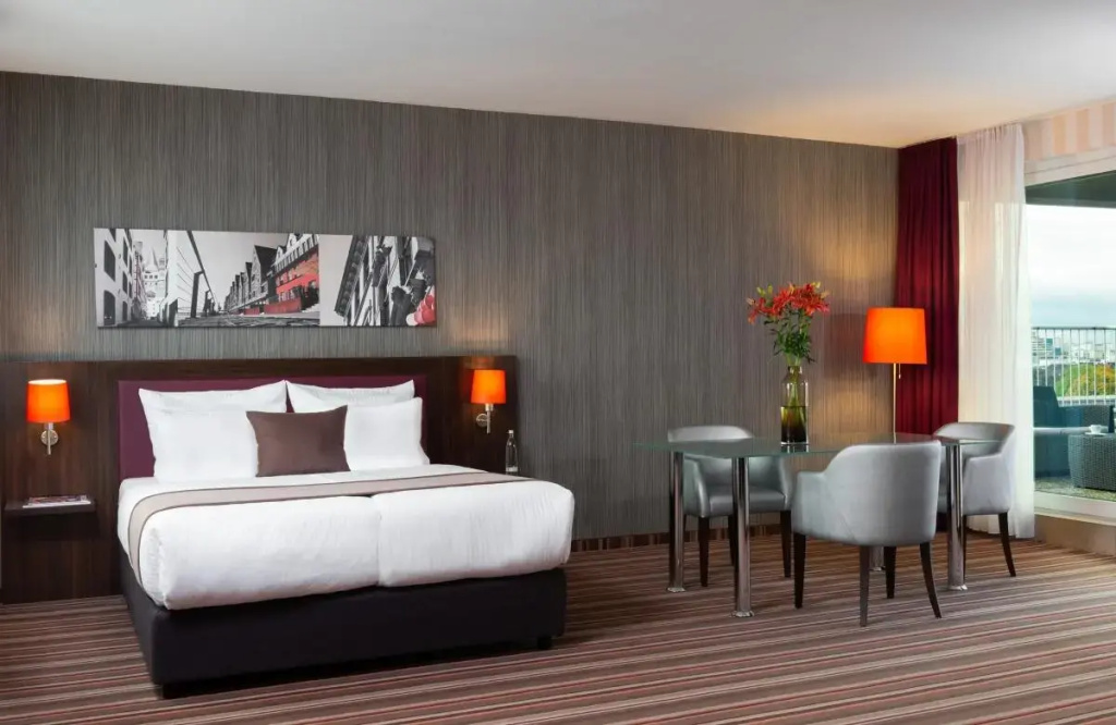Leonardo Hotel Koeln - Chambres