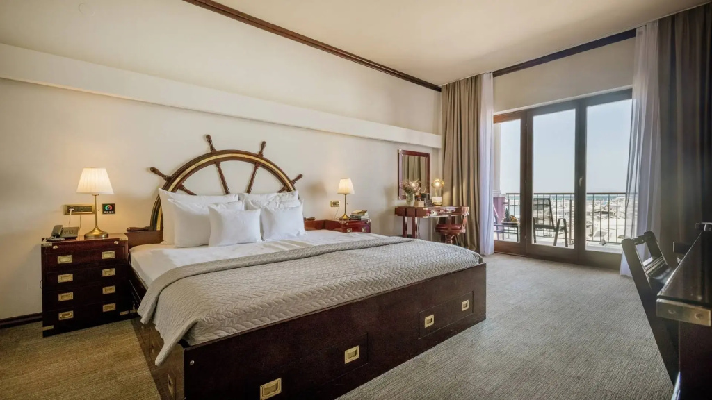 Deluxe Double room with sea view (full double bed)