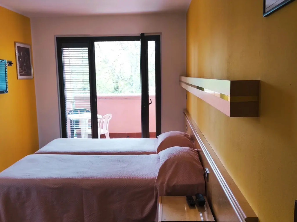 Classic Double room (full double bed)