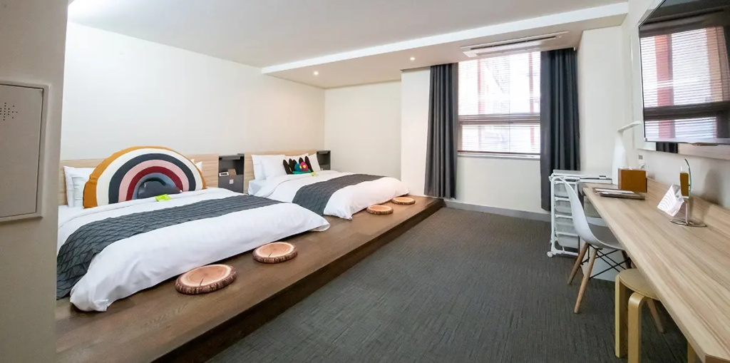 Quadruple Family Suite