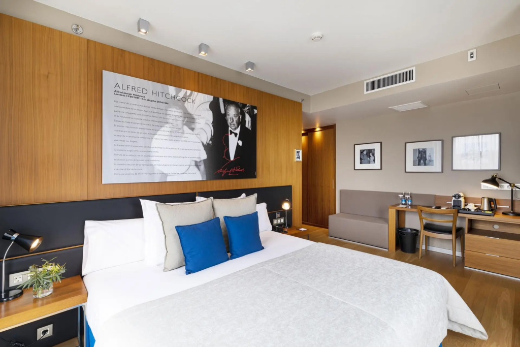 Hitchcock Double Suite (full double bed)
