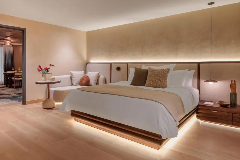 Double Suite (full double bed)