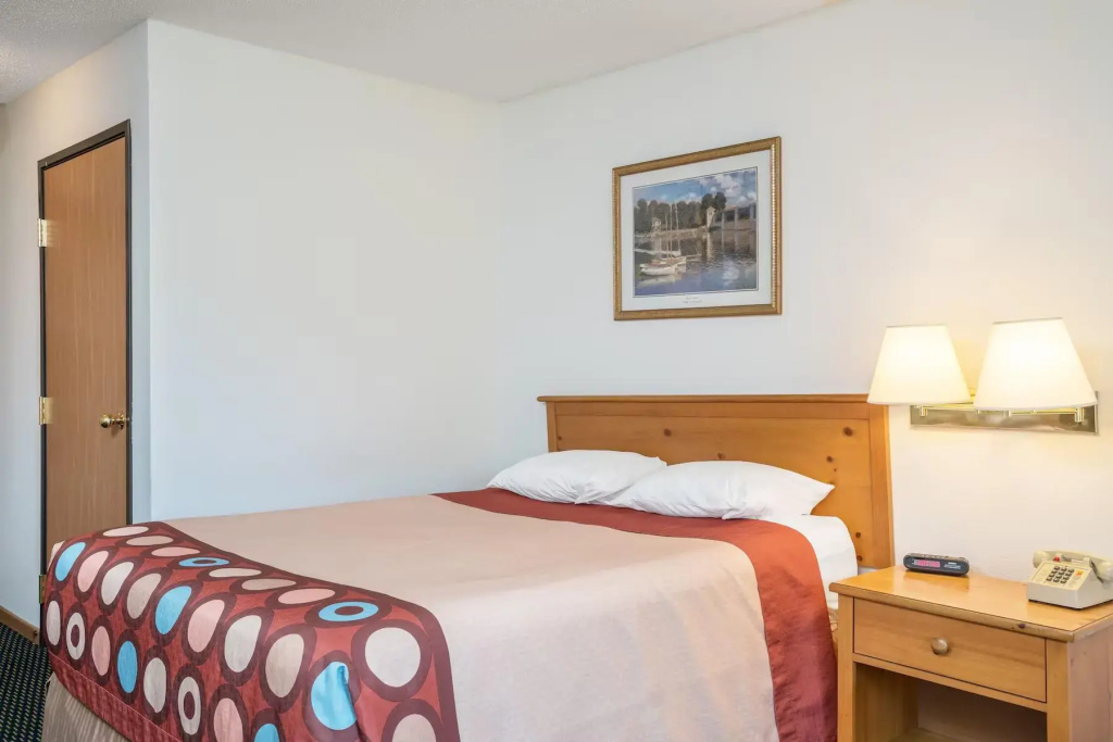 Standard Double room (full double bed)