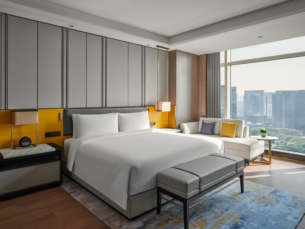 1 Bedroom Club Suite