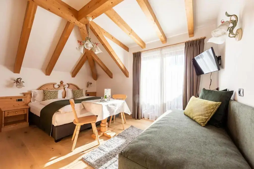 Suite with mountain view