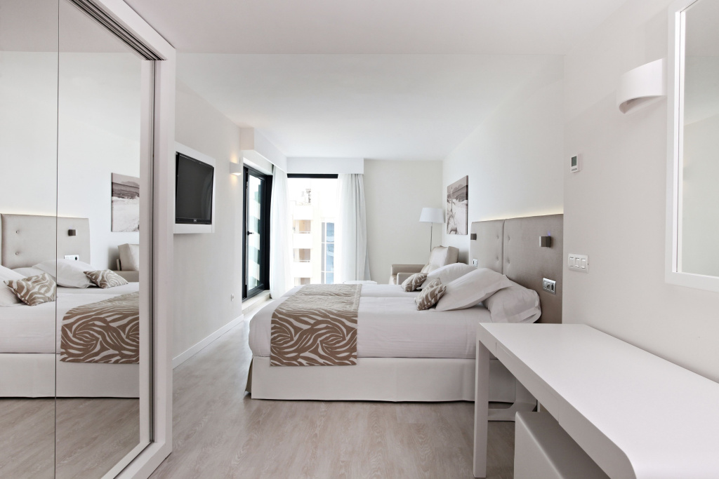 Standard Double room with panoramic view (twin beds)