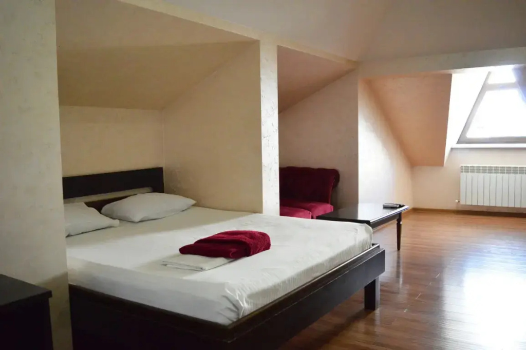 Standard No. 3 Double Attic room (full double bed)