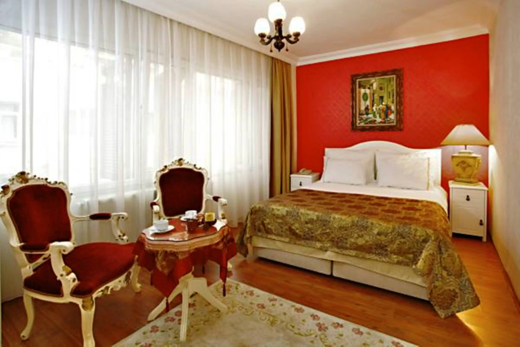Deluxe Double room (full double bed)