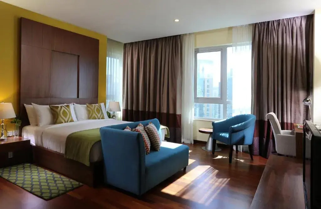 1 Bedroom Double Suite with balcony and with Downtown view (full double bed)