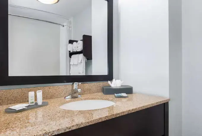 La Quinta Inn & Suites by Wyndham Bonita Springs Naples N. - Chambres
