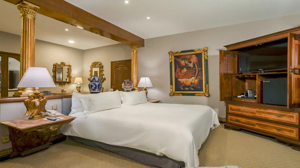 Grand Class Double Suite (full double bed)