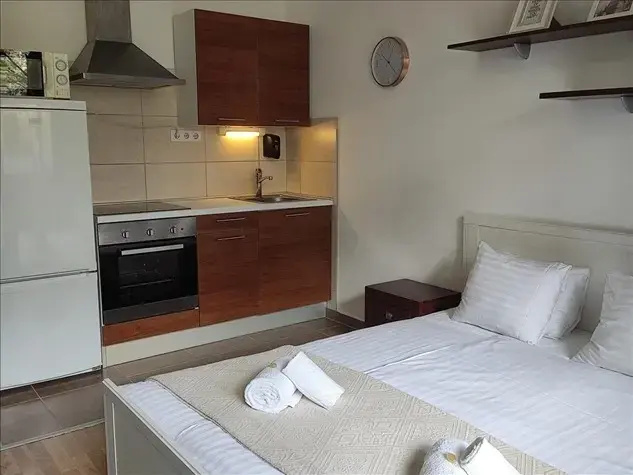 Double Studio (full double bed)
