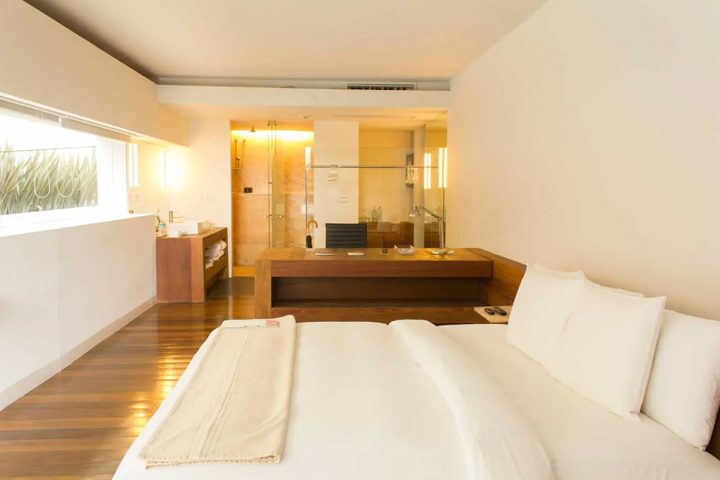 Top Double Suite (full double bed)